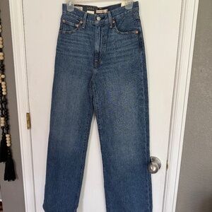 Brand new rib cage wide leg Levi jeans